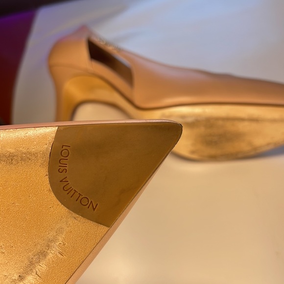 Authentic Louis Vuitton Signature Pump-purchased Spring ‘22, currently Sold Out! - Picture 13 of 17
